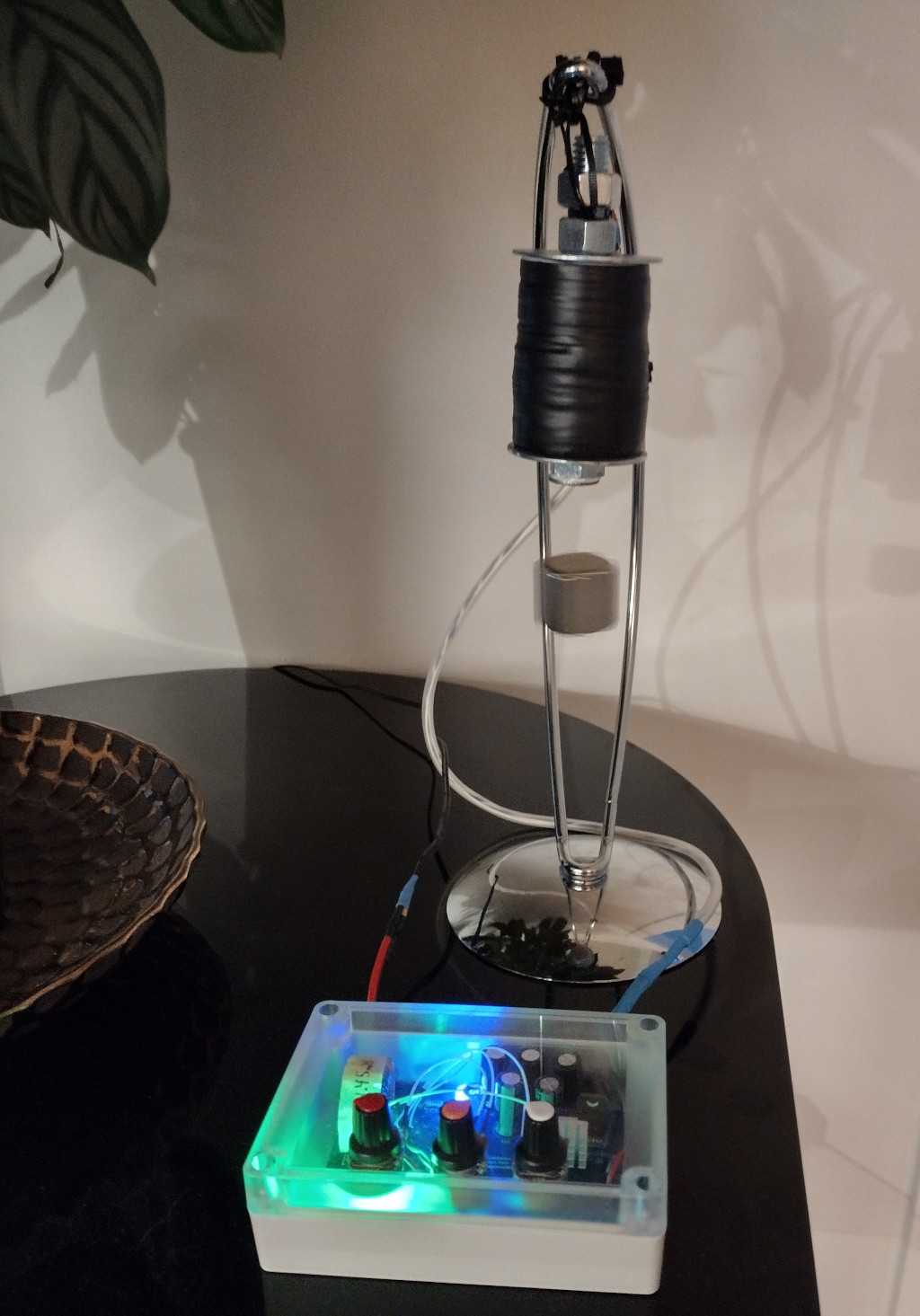 Magnetic levitation desk art in action